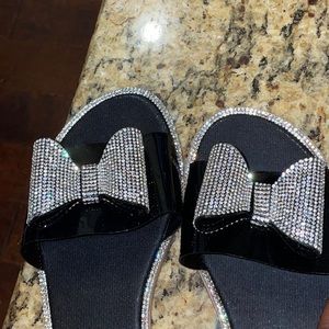 baddie slides , size 7